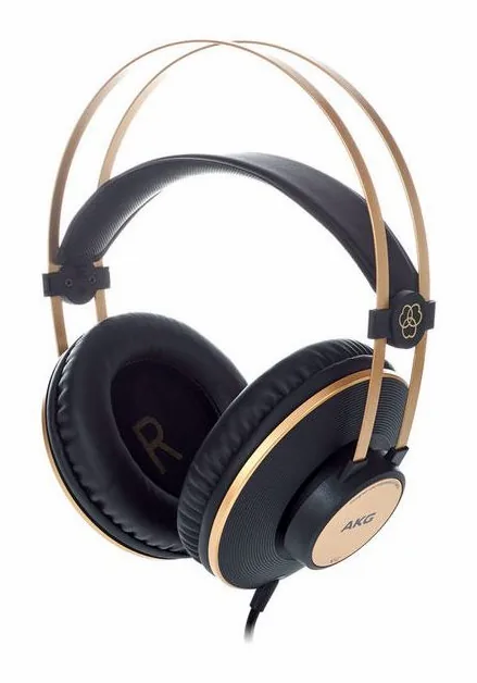 AKG K-92, vista 3
