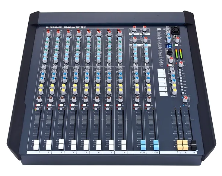Allen & Heath WZ4 12:2, vista 2