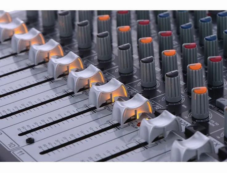 Behringer Xenyx QX1222USB, vista 4