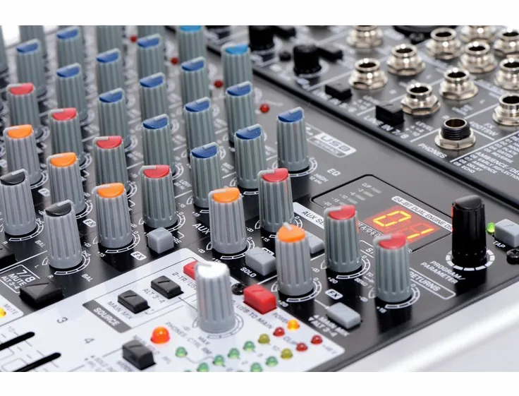 Behringer Xenyx X1204 USB, vista 4