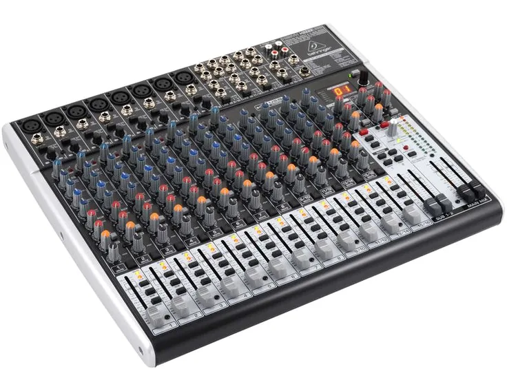 Behringer Xenyx X2222USB, vista 3