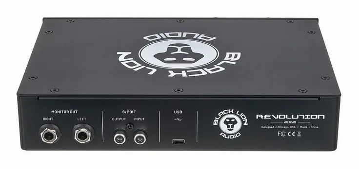 Black Lion Audio Revolution 2x2, vista 4