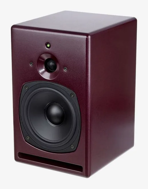 PSI Audio A17-M Studio Red visto di fronte, su fondo chiaro