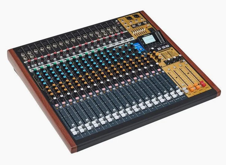 Tascam Model 24, vista 3