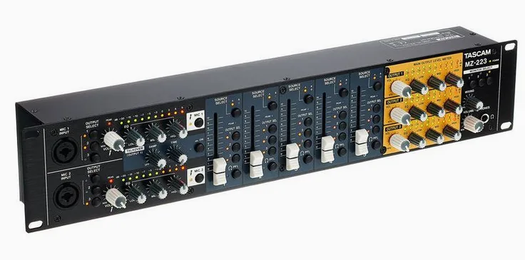 Tascam MZ-223, vista 3