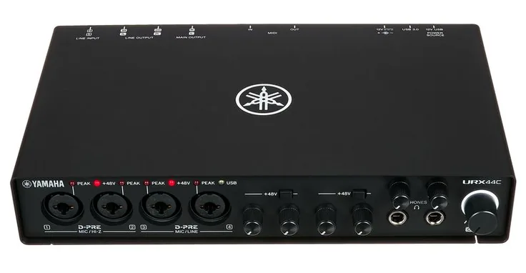 Yamaha URX44C, vista 2