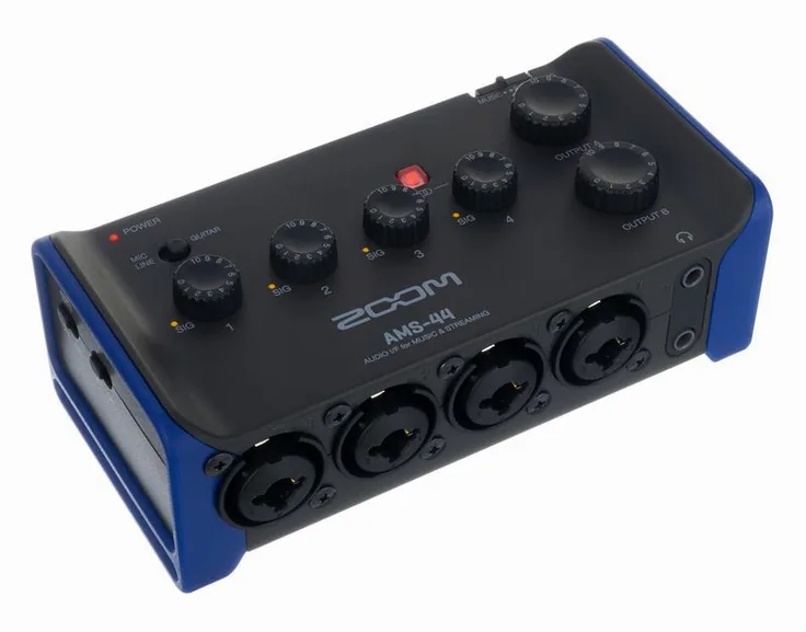 Zoom AMS-44, vista 3